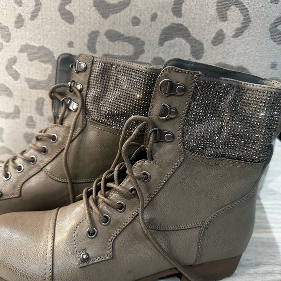 Women’s Guess Moto Combat Boots size 9 - Picture 6 of 14
